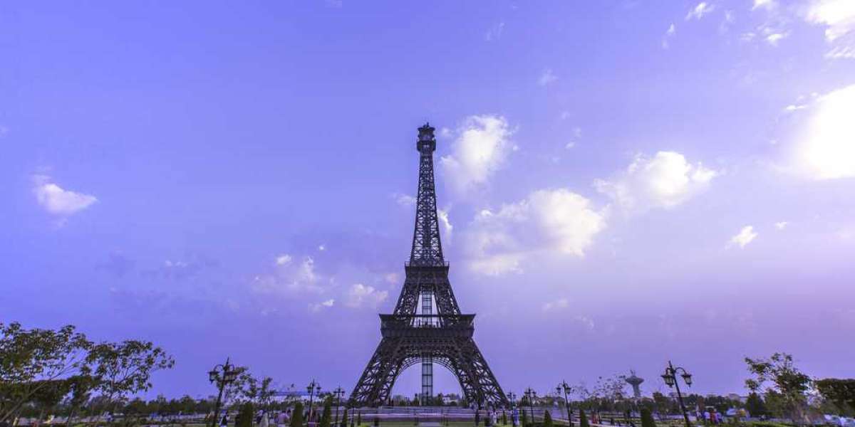 The Eiffel Tower in Bahria Town Lahore