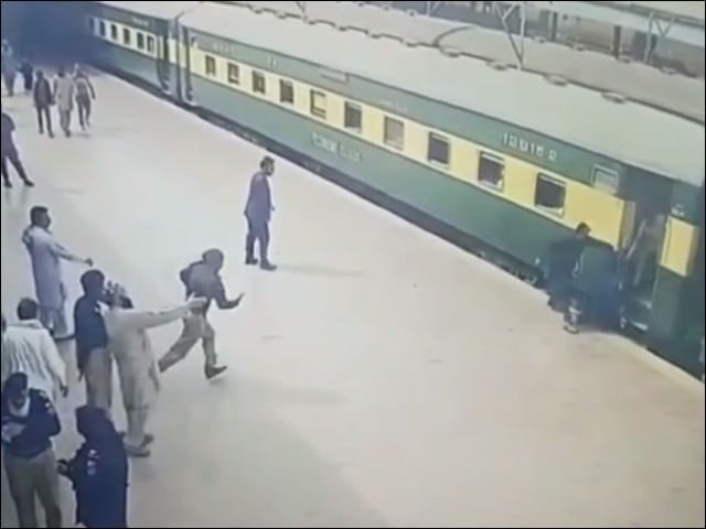 WATCH: Hero cop saves passenger falling from moving train