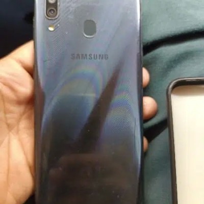 Samsung A30 4-64 Profile Picture