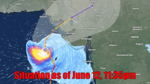 Govt orders evacuations as Cyclone Biparjoy nears Pakistan’s coast, ‘cloudburst expected in Karachi’ - DAWN.COM