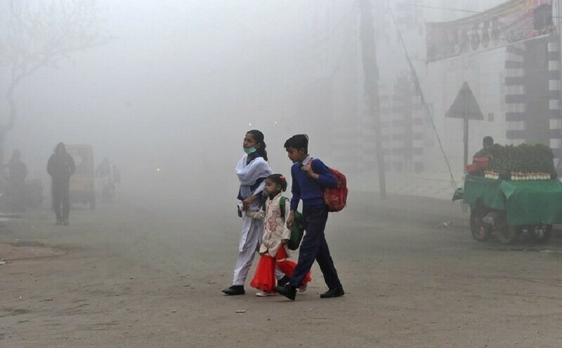 Despite anti-smog steps, Lahore’s AQI continues to be hazardous - Pakistan - DAWN.COM