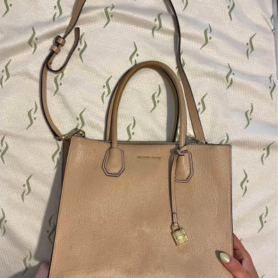 Michael Kors Beige Purse Profile Picture