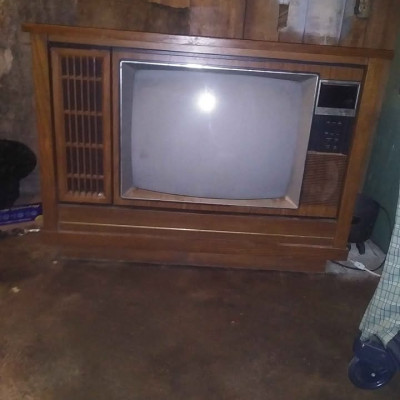 Oldschool floor model tv Profile Picture