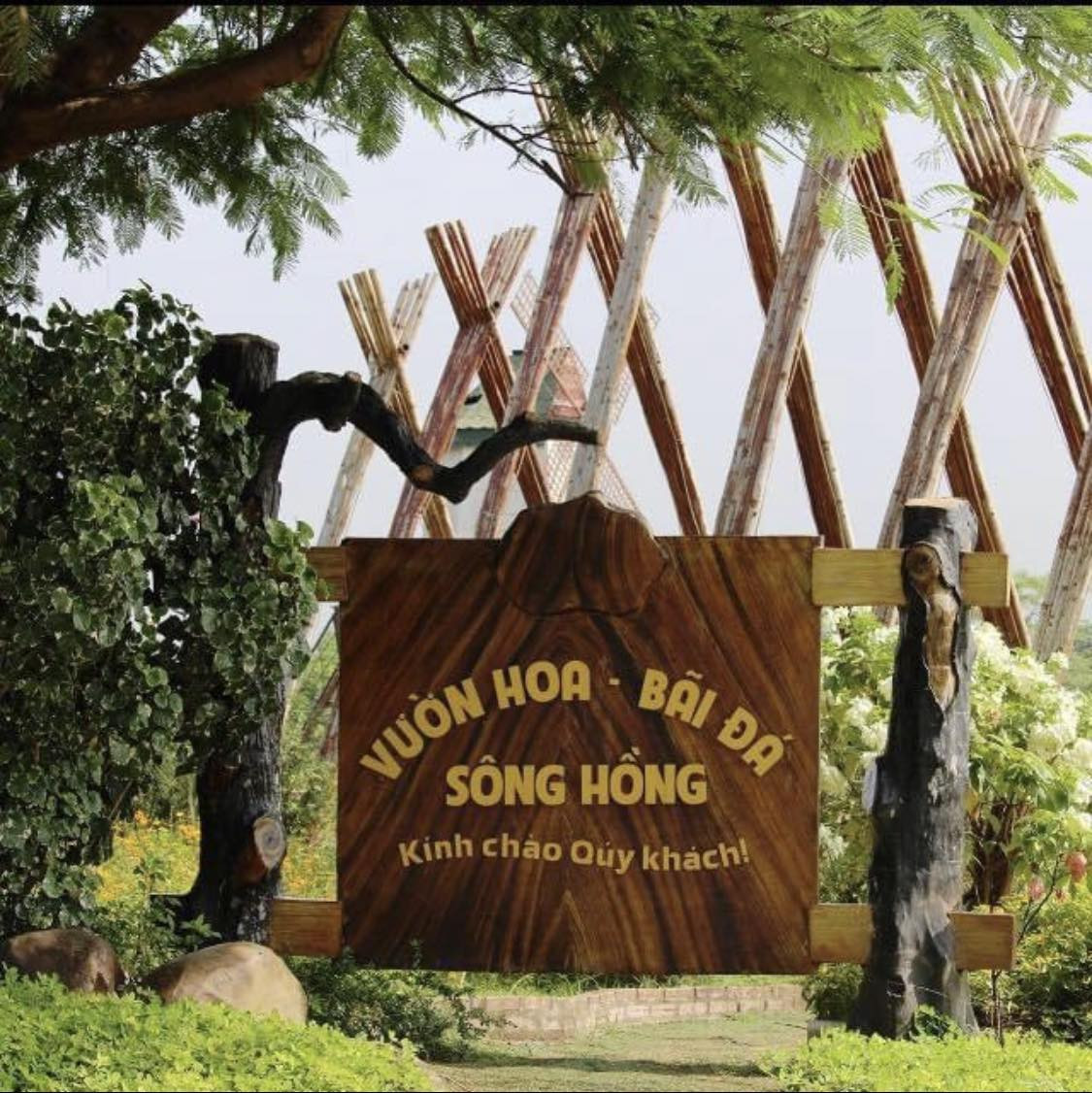 Bãi Đá Sông Hồng